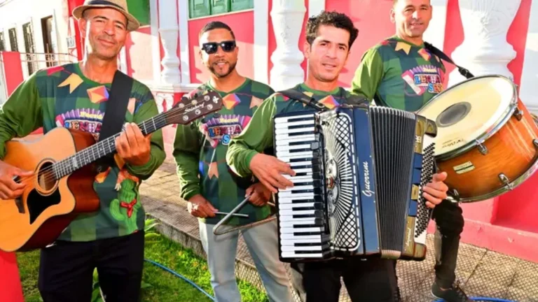 Forró Lenha Seca: A Voz da Cultura Nordestina em Vitória da Conquista Forró Lenha Seca: A Voz da Cultura Nordestina em Vitória da Conquista