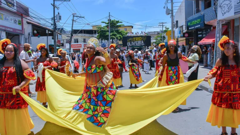 Desfile Cívico Celebra os 64 Anos de Emancipação de Lauro de Freitas com Cultura e Tradição