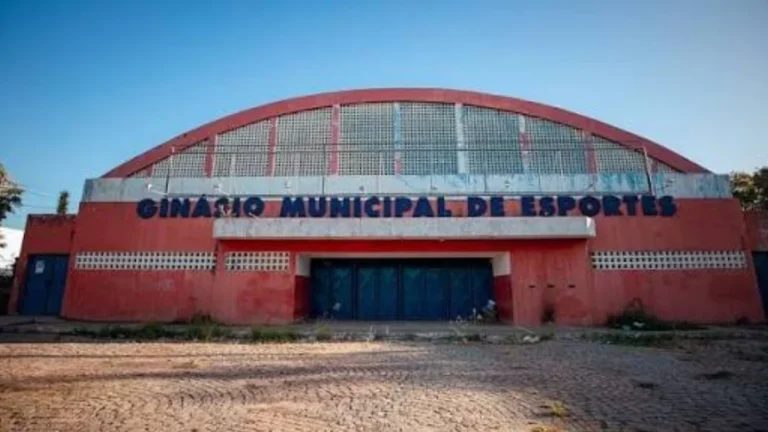 Governo da Bahia lança licitação para reformar Ginásio de Esportes de Lauro de Freitas Governo da Bahia lança licitação para reformar Ginásio de Esportes de Lauro de Freitas