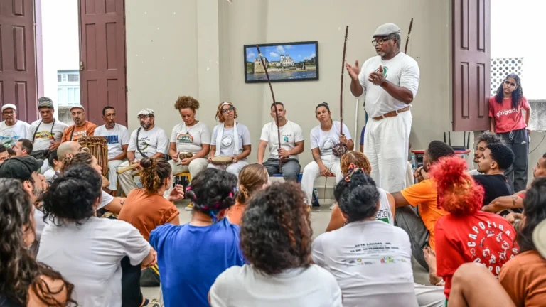 8º Rede Capoeira em Salvador: Debates e Memória na Cultura Popular Afro-Brasileira 8º Rede Capoeira em Salvador: Debates e Memória na Cultura Popular Afro-Brasileira