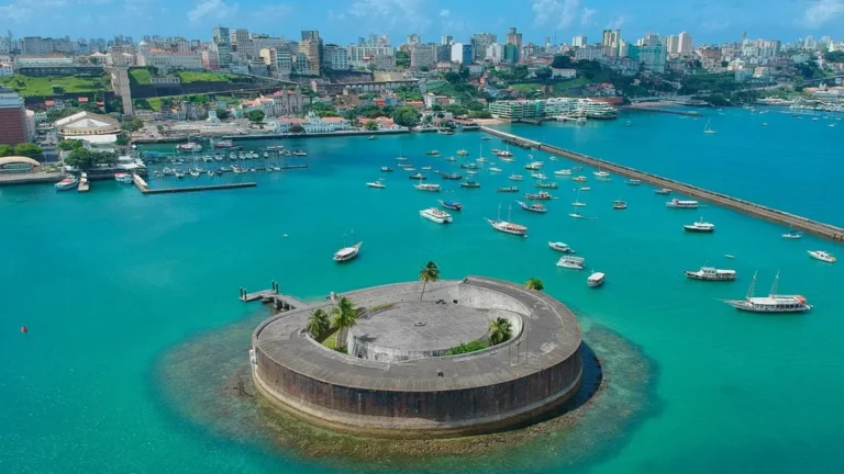 Baía de Todos-os-Santos: 7 Desafios para um Futuro Sustentável e Econômico Baía de Todos-os-Santos: 7 Desafios para um Futuro Sustentável e Econômico