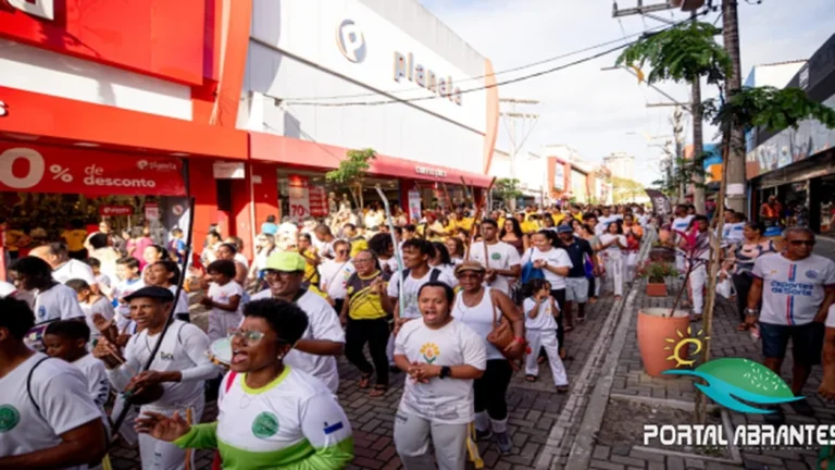 Entre berimbaus e sambas, Camaçari celebra mestres e mestras da cultura popular Entre berimbaus e sambas, Camaçari celebra mestres e mestras da cultura popular